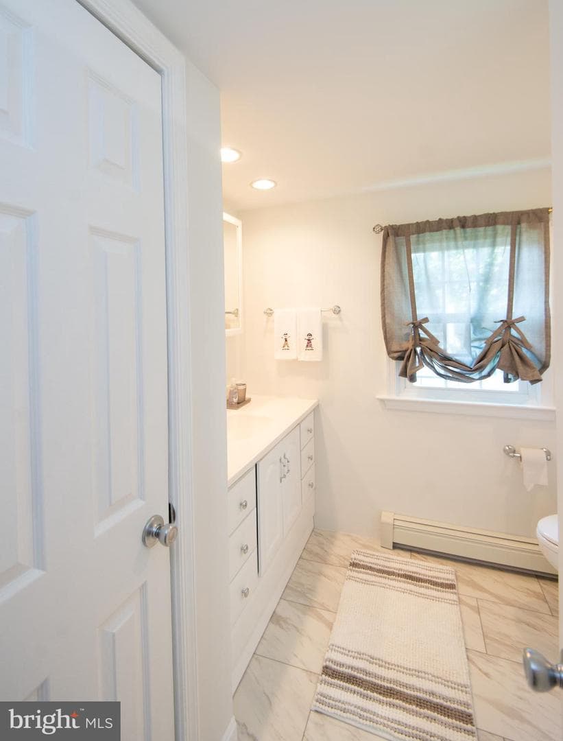 8 W Liberty Street photo 28