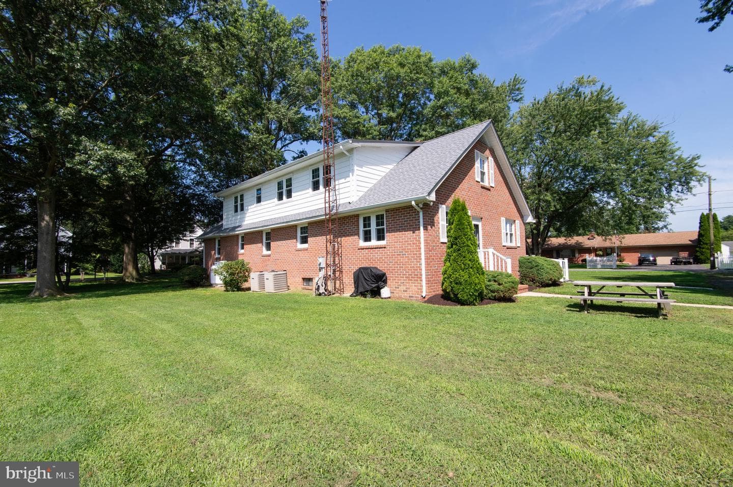 8 W Liberty Street photo 40