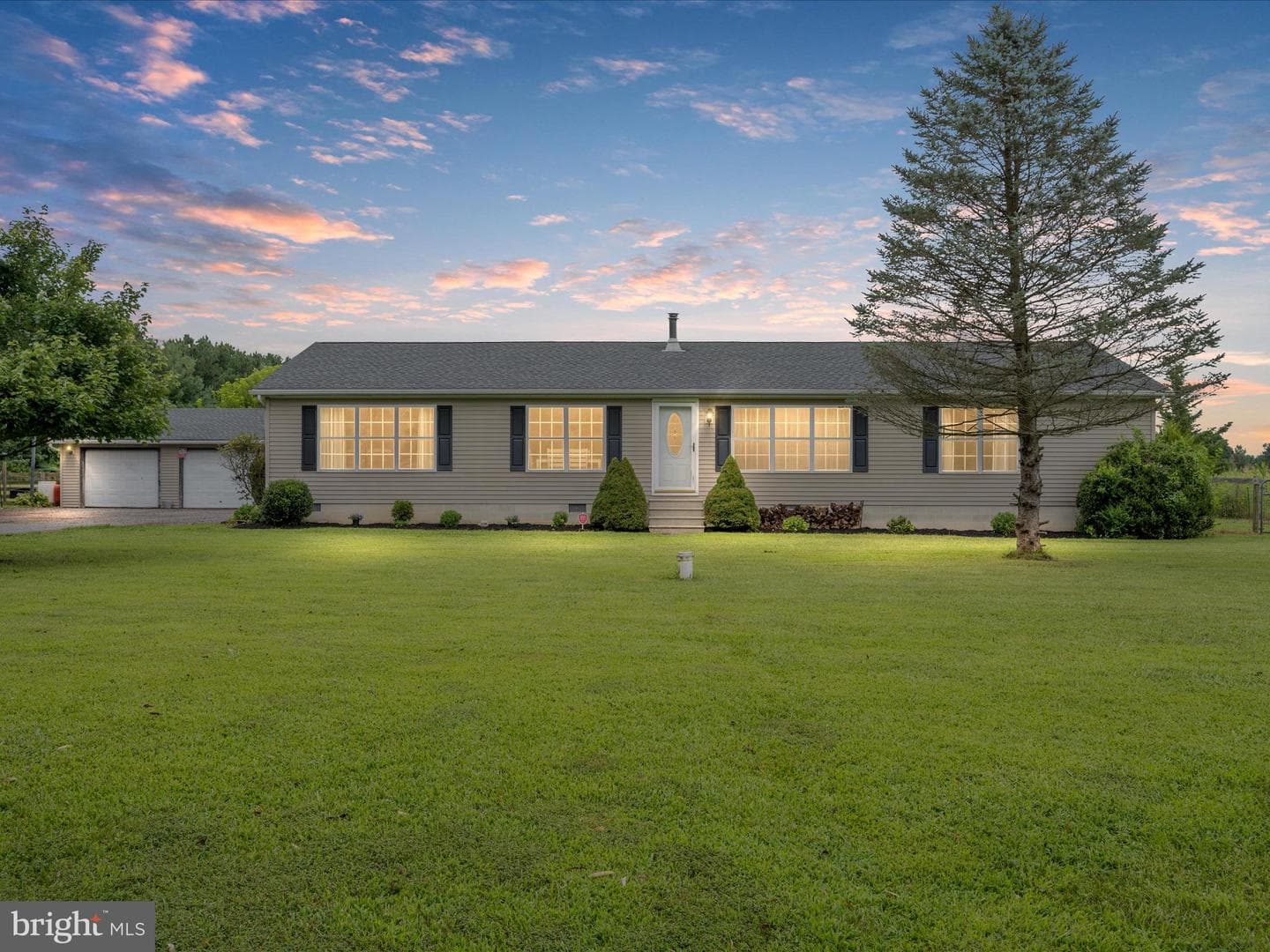 22490 Ash Boulevard photo 1