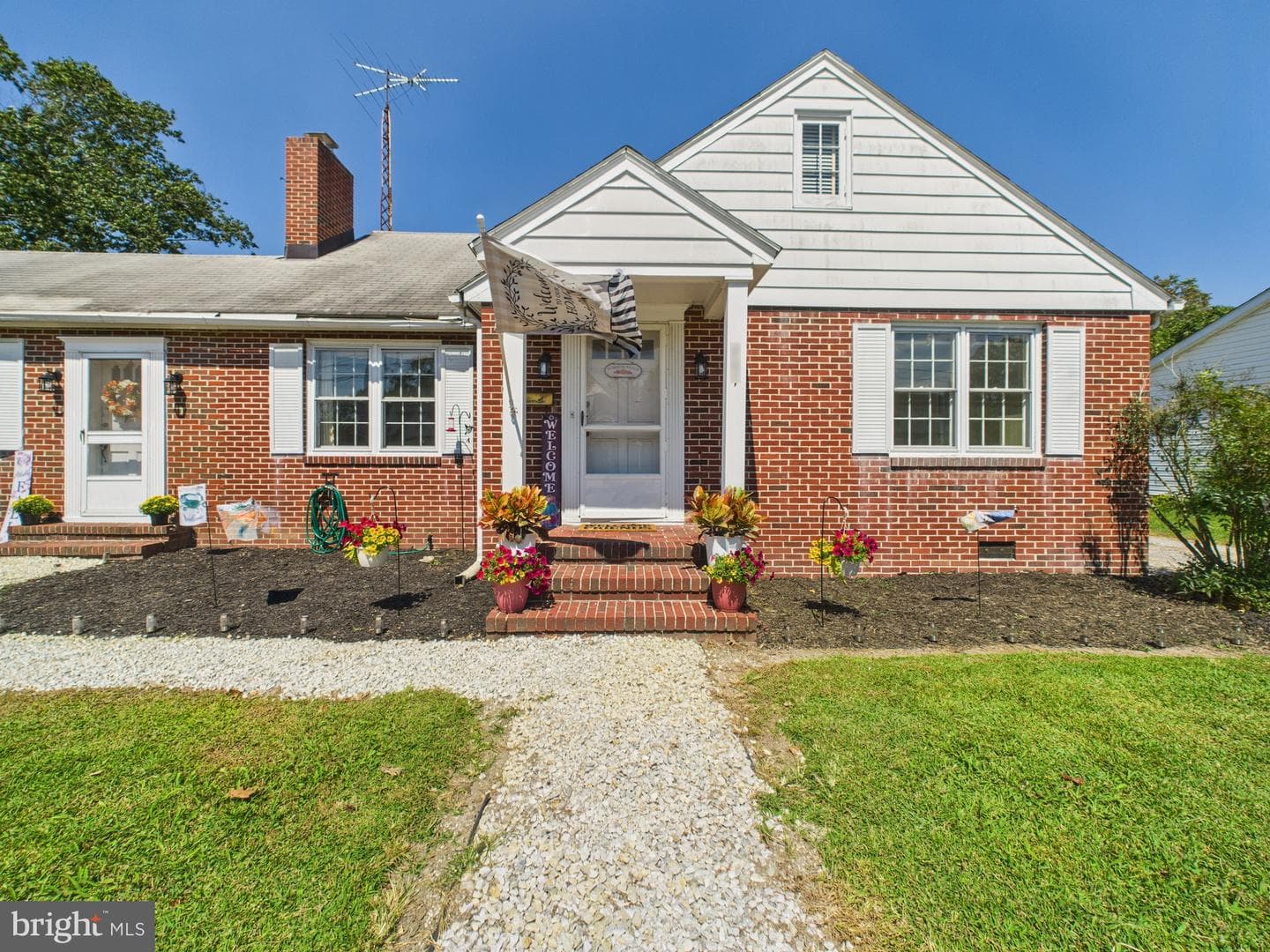 207 Bloomingdale Avenue photo 2