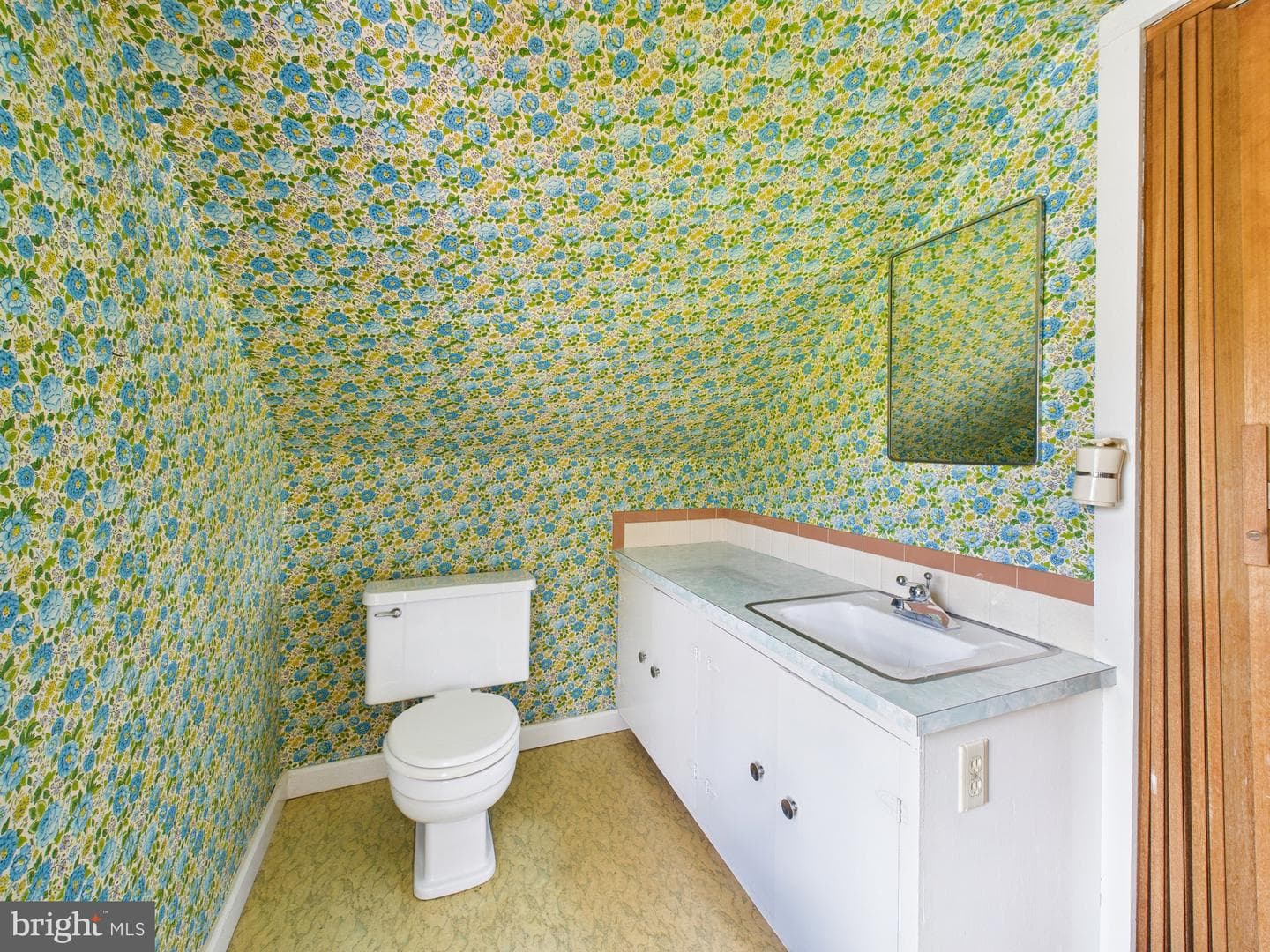 207 Bloomingdale Avenue photo 34