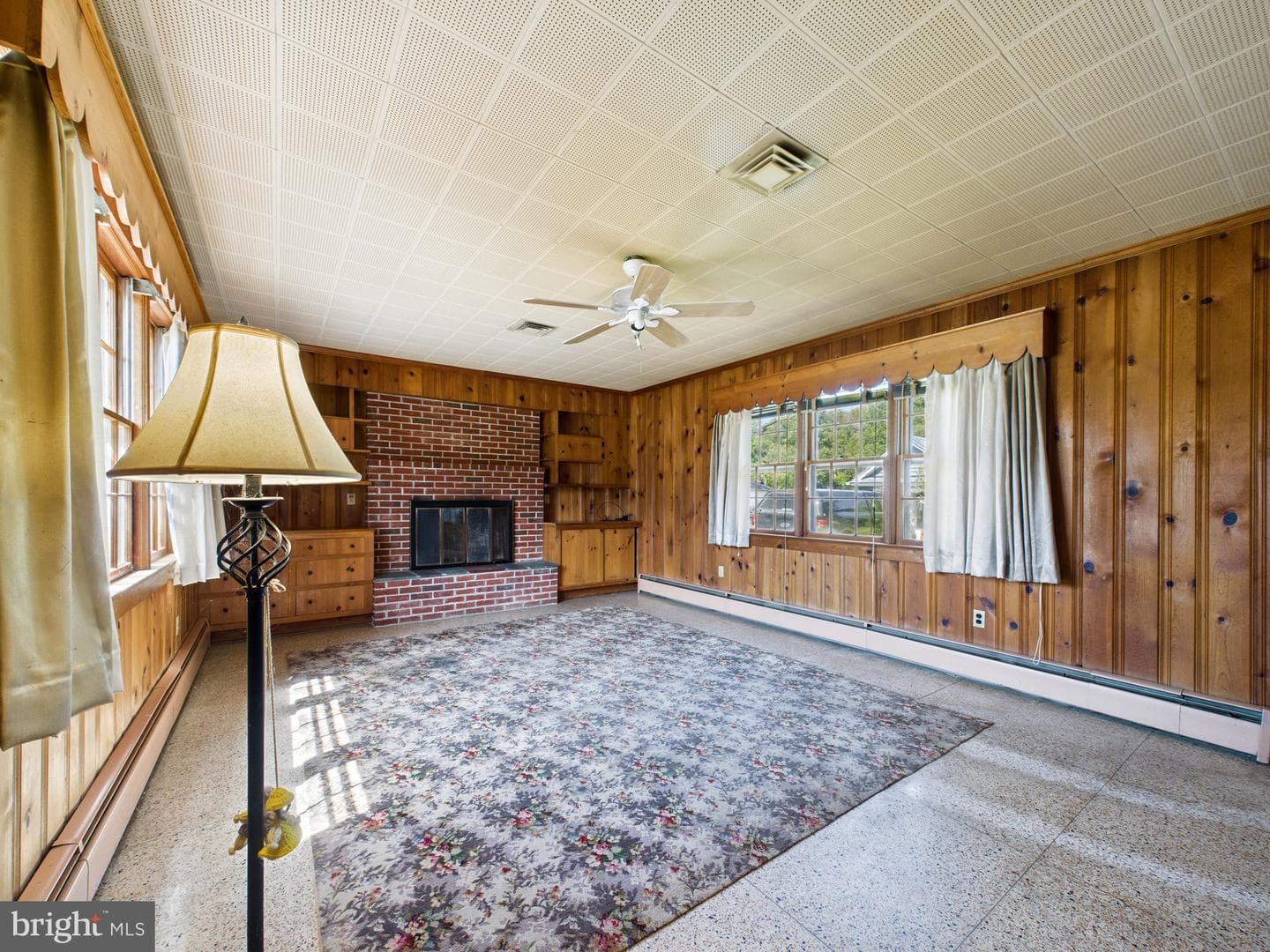 207 Bloomingdale Avenue photo 9