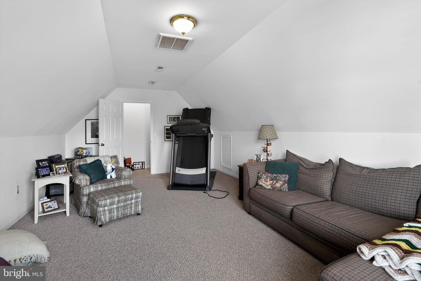 130 Charlotte Avenue photo 8