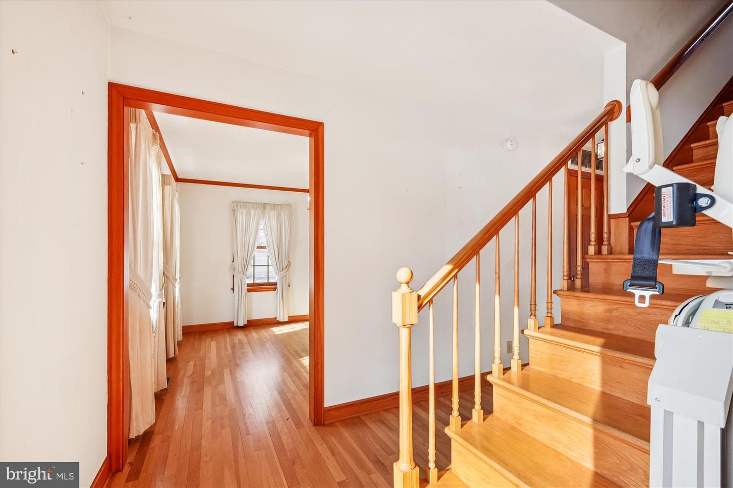 211 Bloomingdale Avenue photo 5
