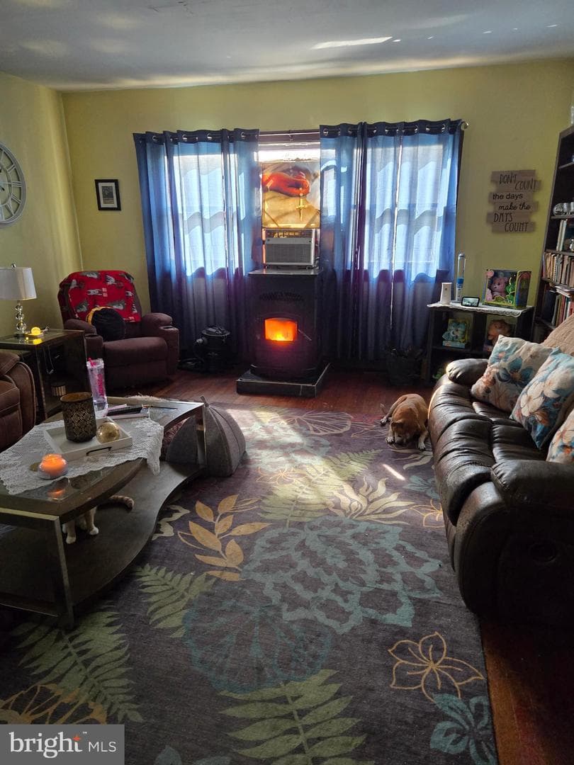 126 Maple Avenue photo 7