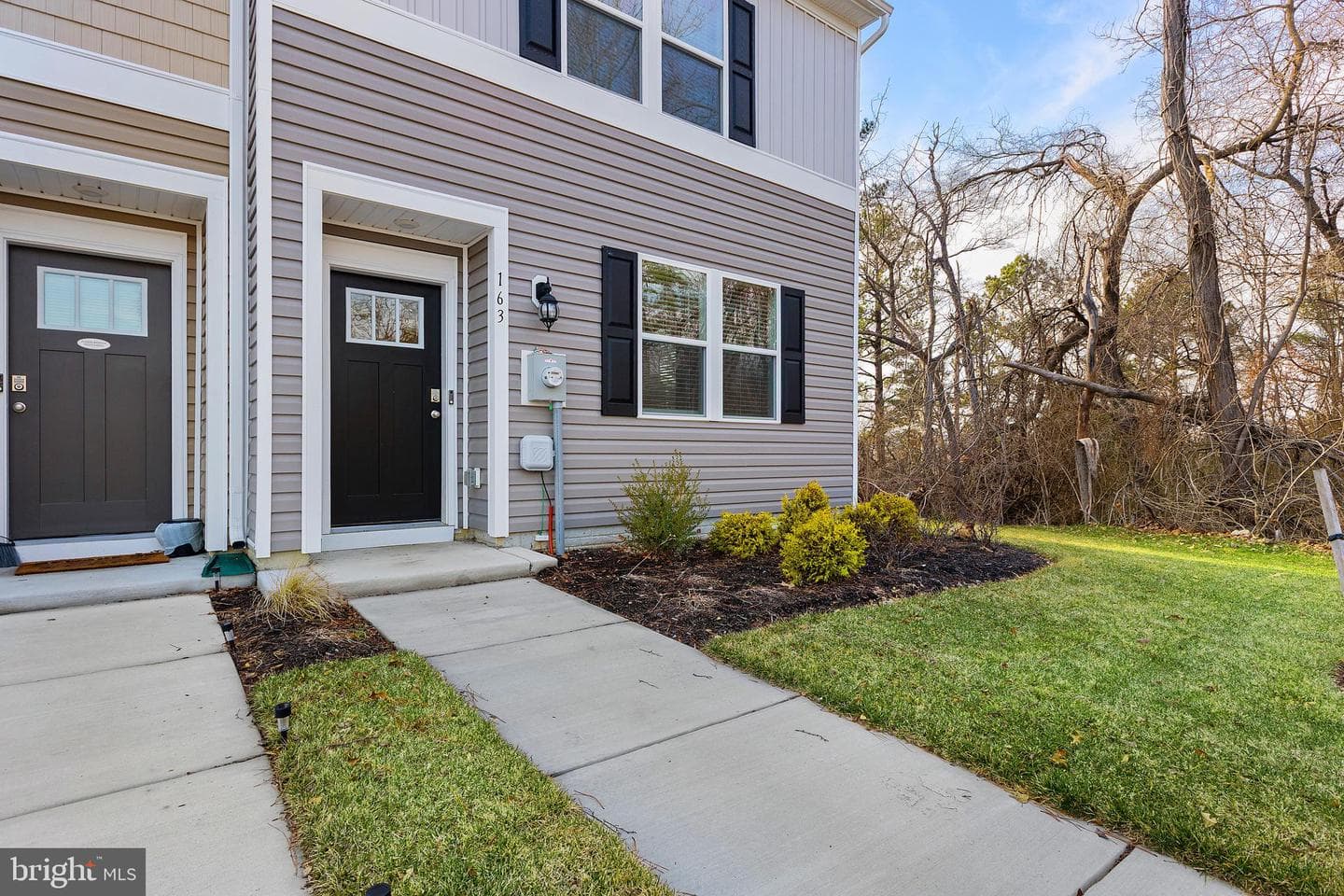 163 Riverwalk Terrace photo 2