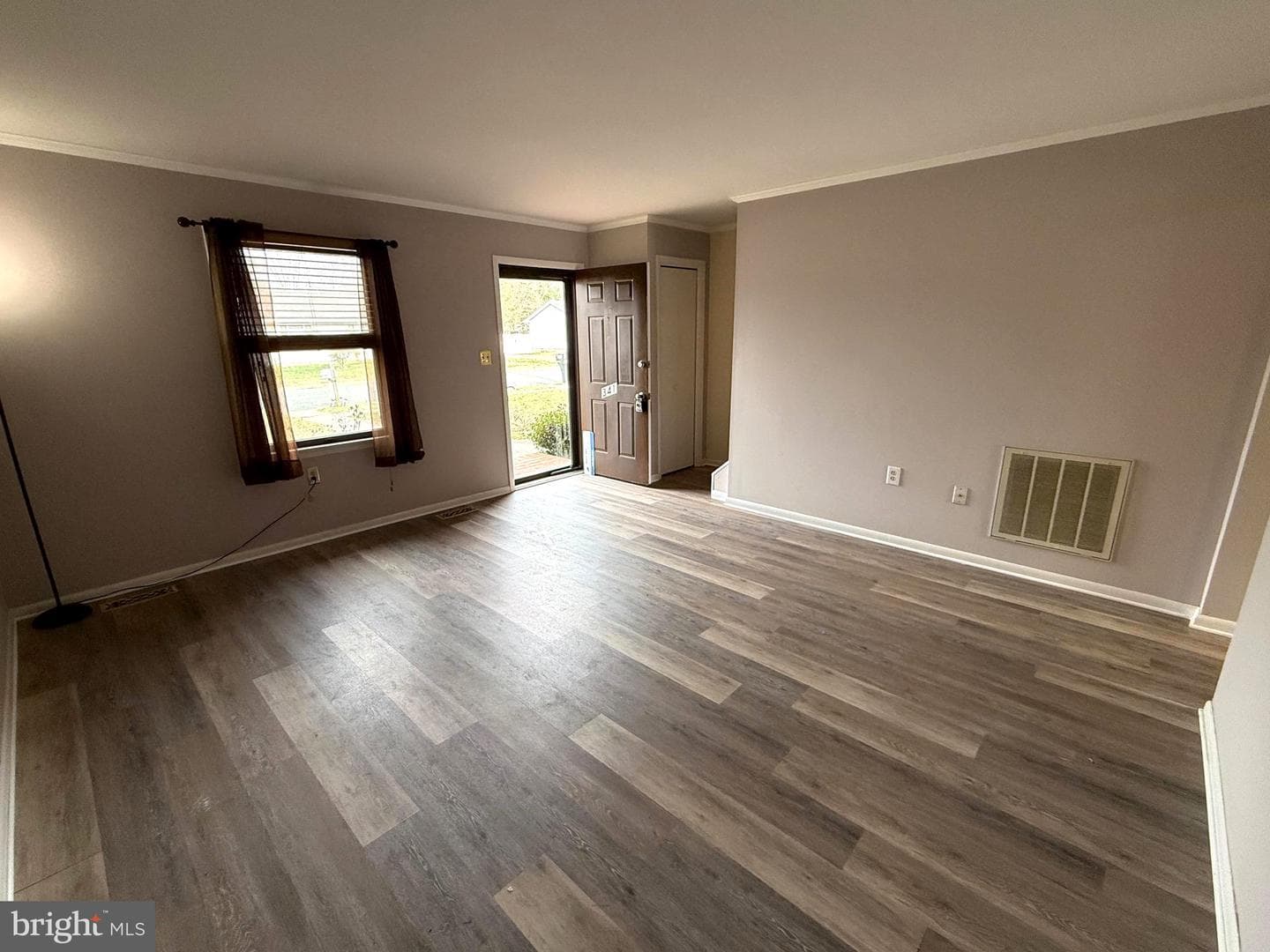 341 Academy Avenue photo 2