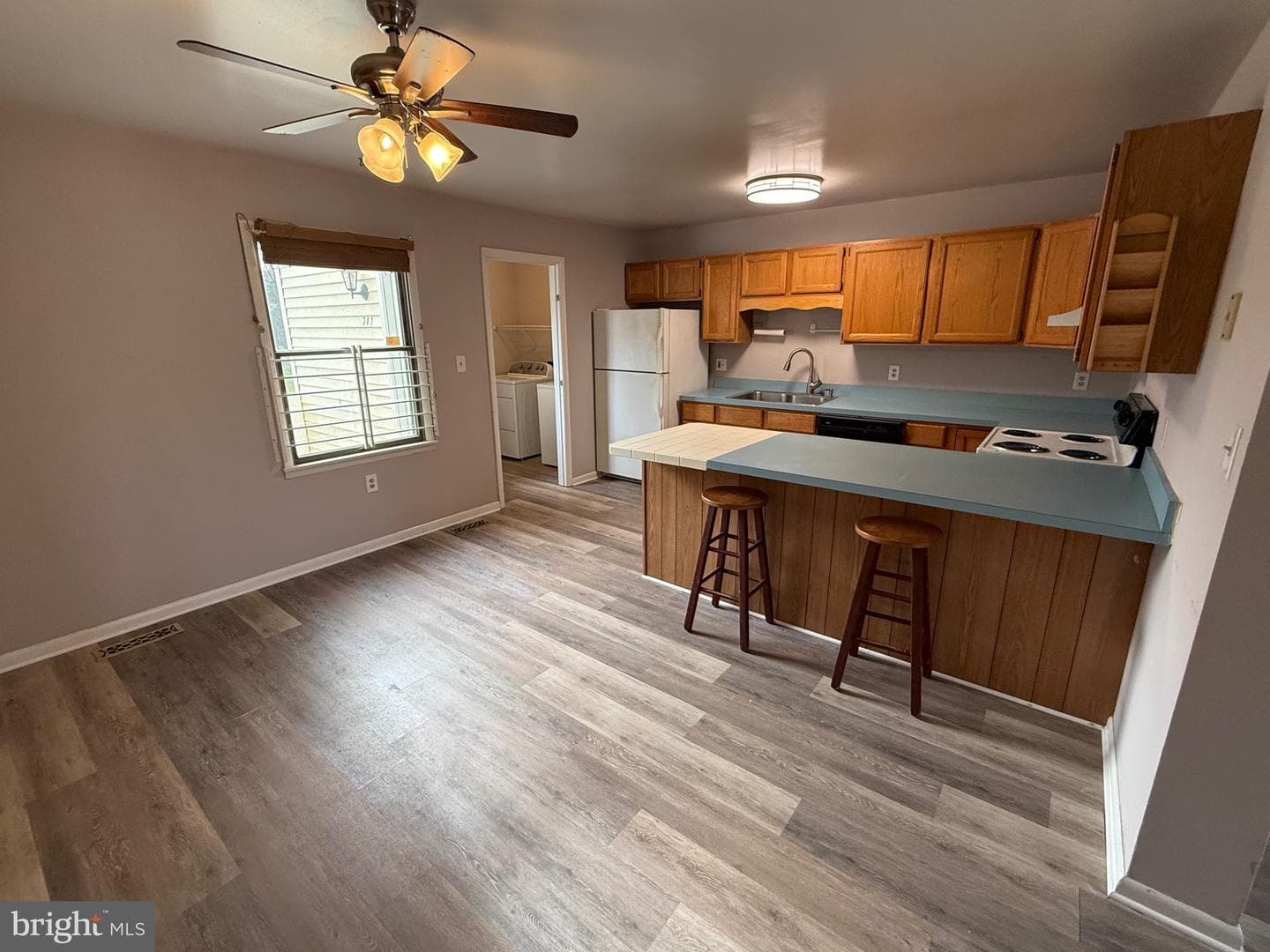 341 Academy Avenue photo 5