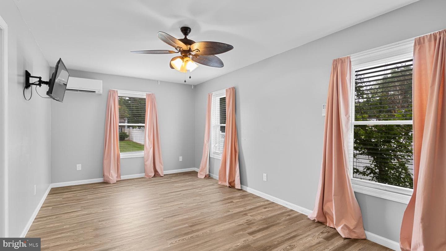 208 Oriole Avenue photo 12