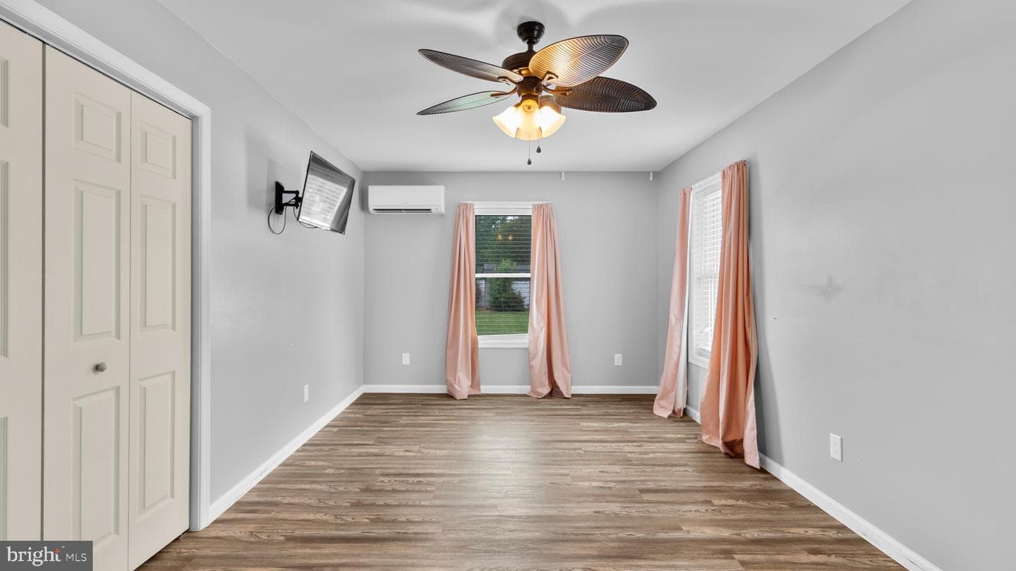 208 Oriole Avenue photo 13