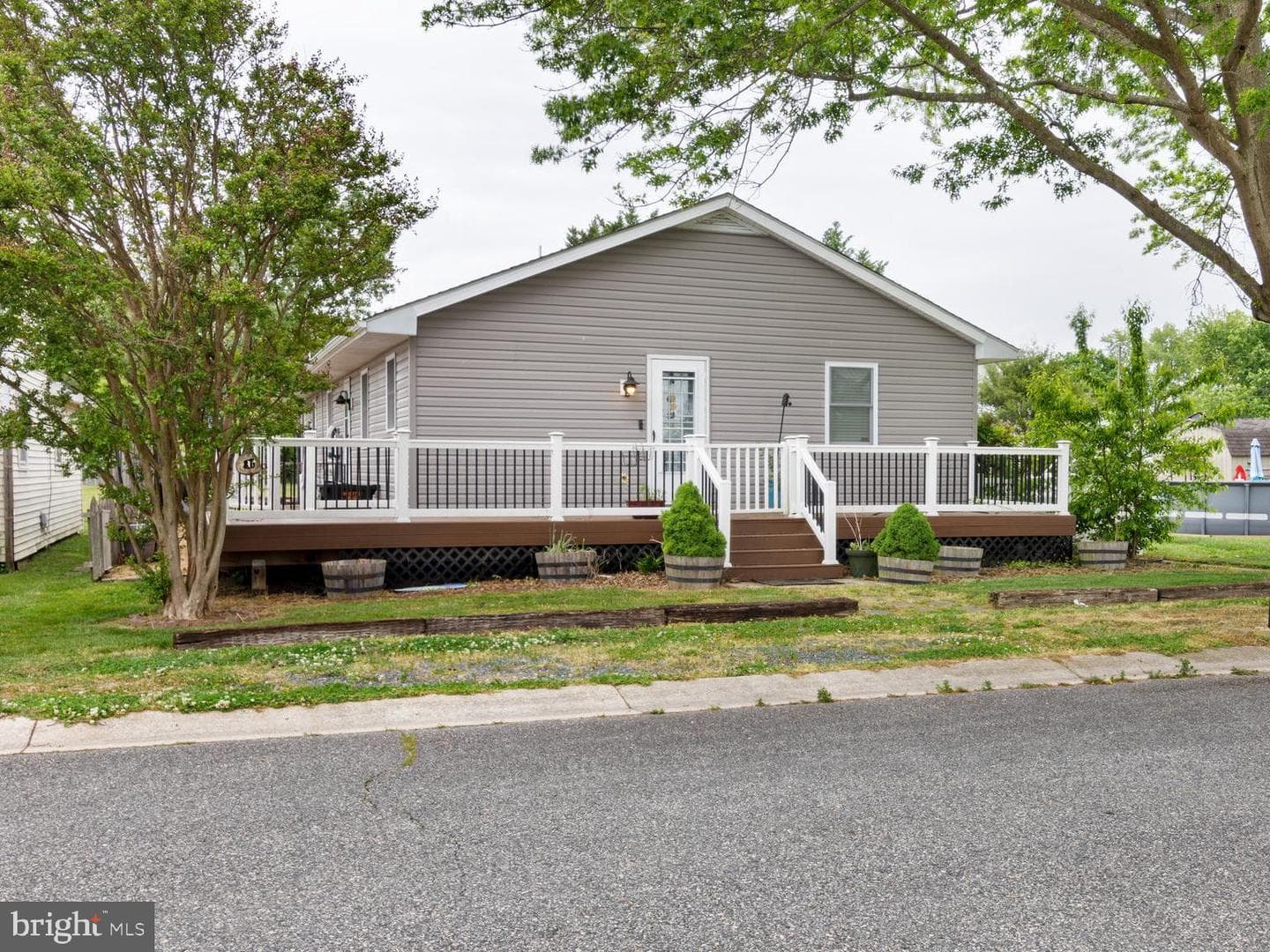 208 Oriole Avenue photo 25