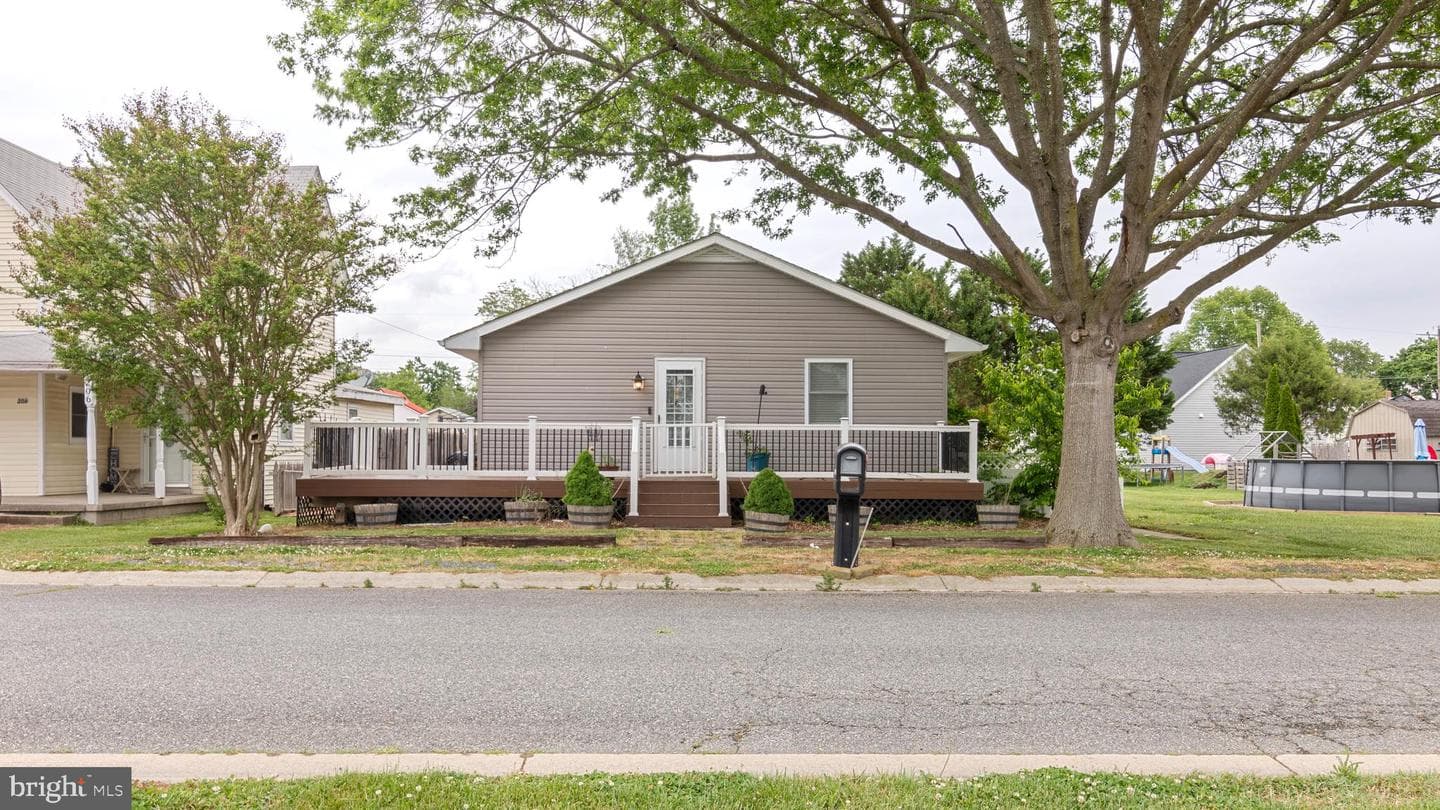 208 Oriole Avenue photo 26