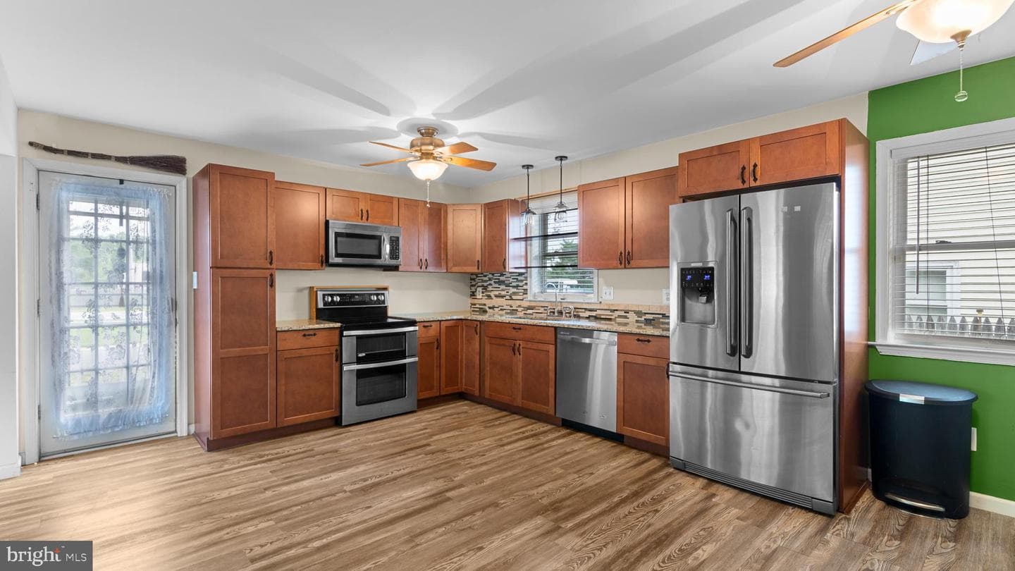 208 Oriole Avenue photo 5