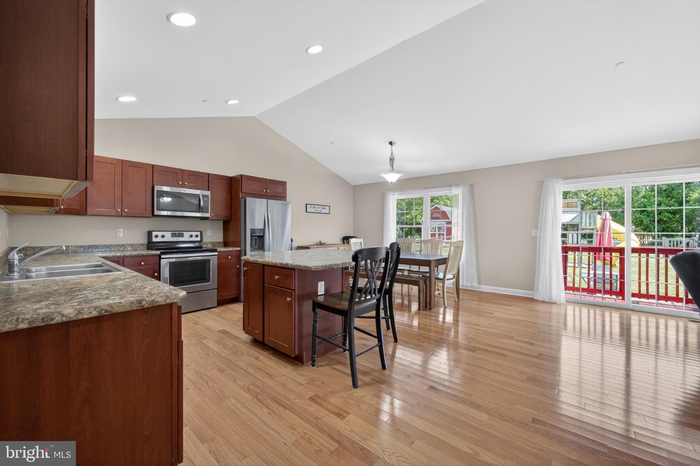 23283 Magnolia Hills Road photo 14