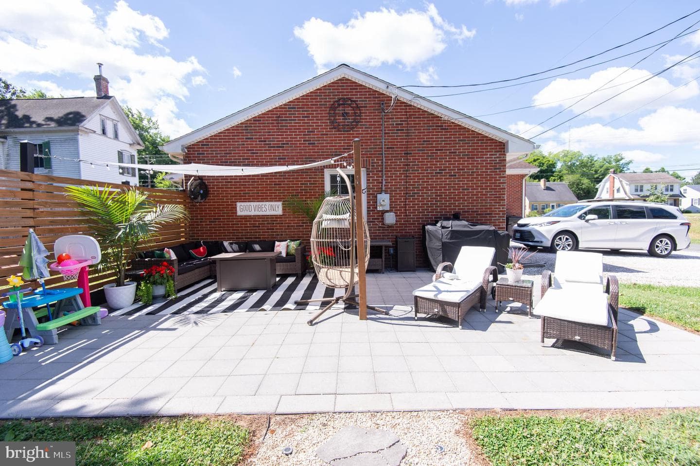 129 Bloomingdale Avenue photo 43