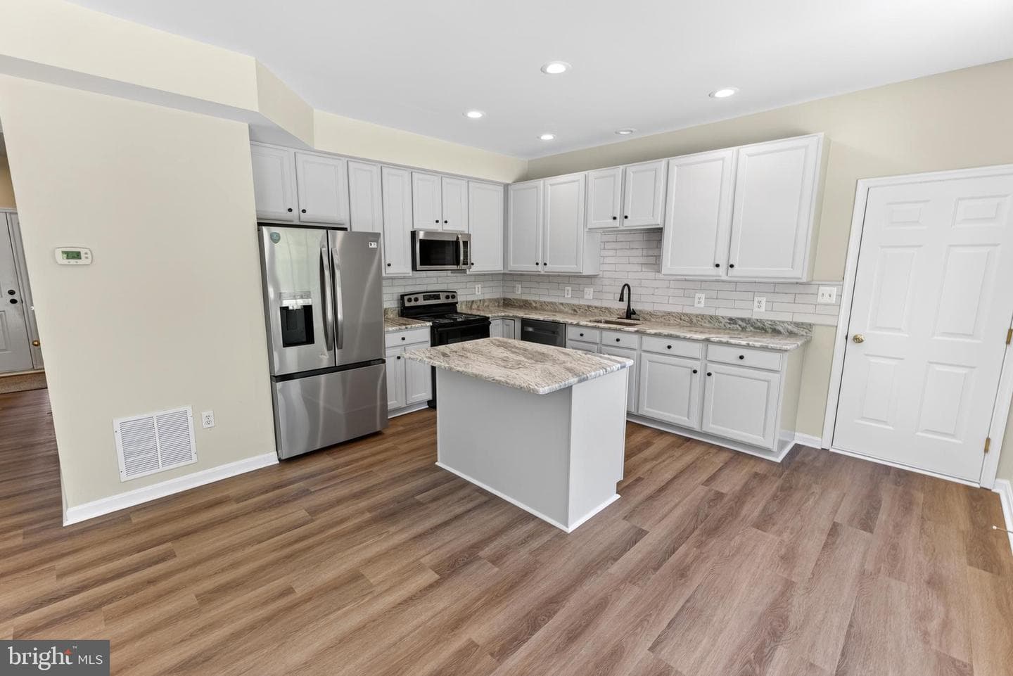 502 Kathryn Court photo 5