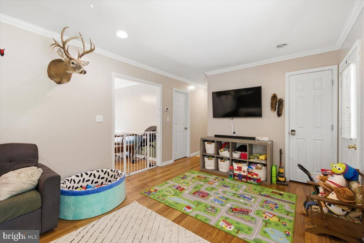 25389 Kent Street photo 3