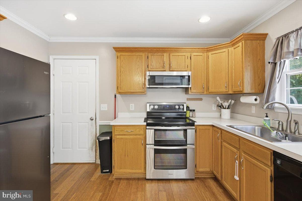 25389 Kent Street photo 5