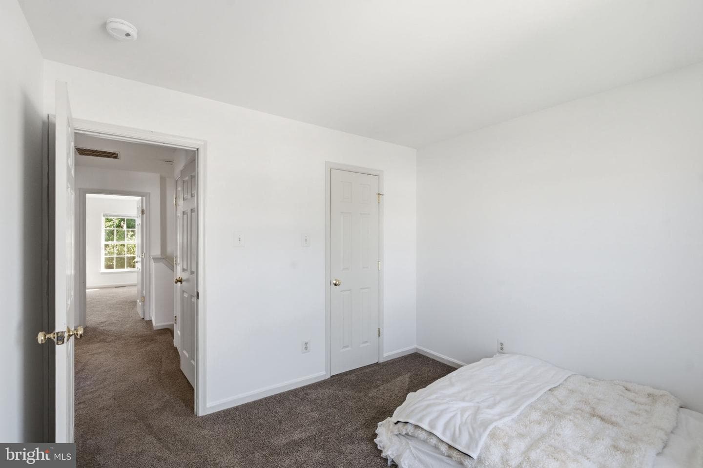 530 Vaughn Avenue photo 24