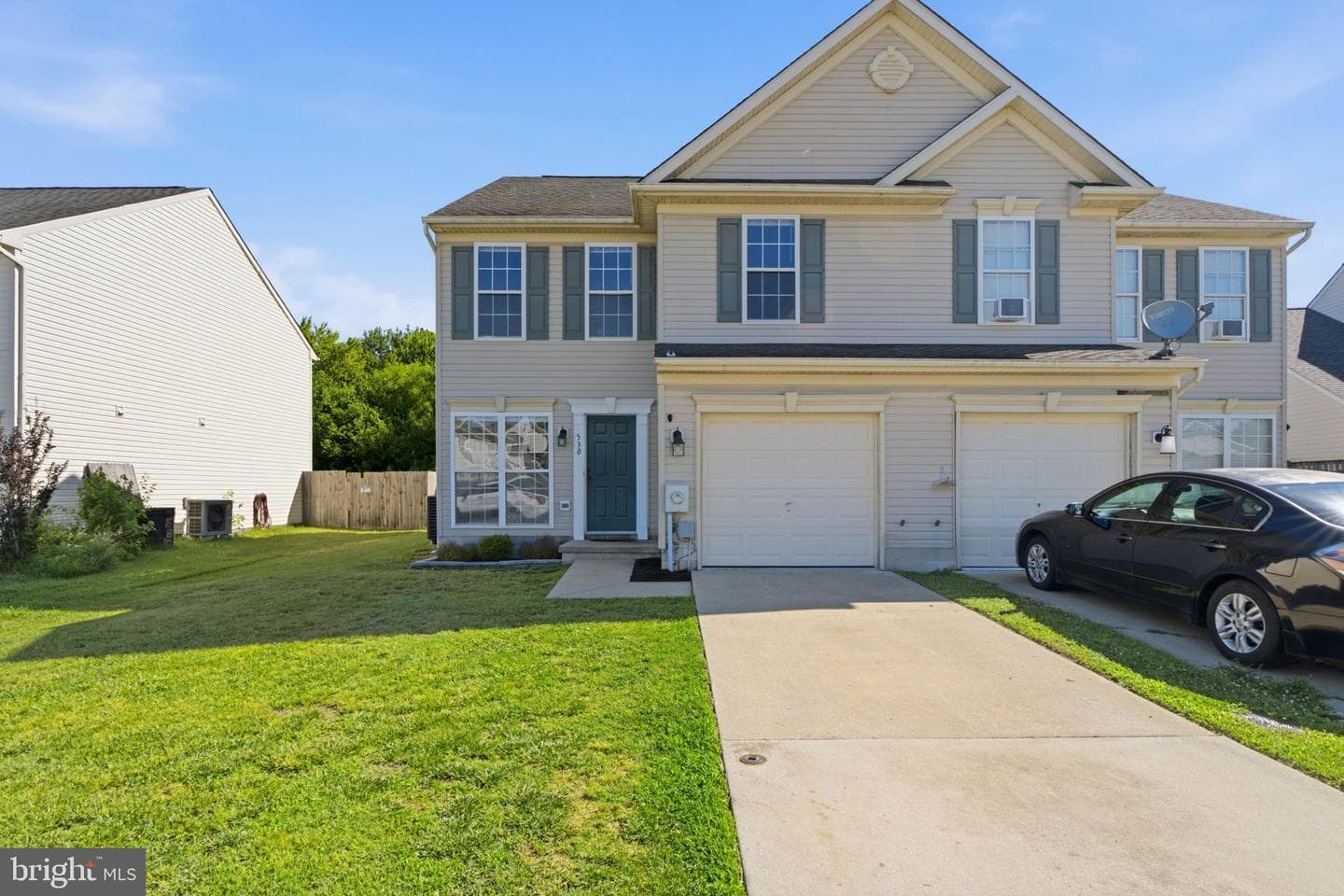 530 Vaughn Avenue photo 3