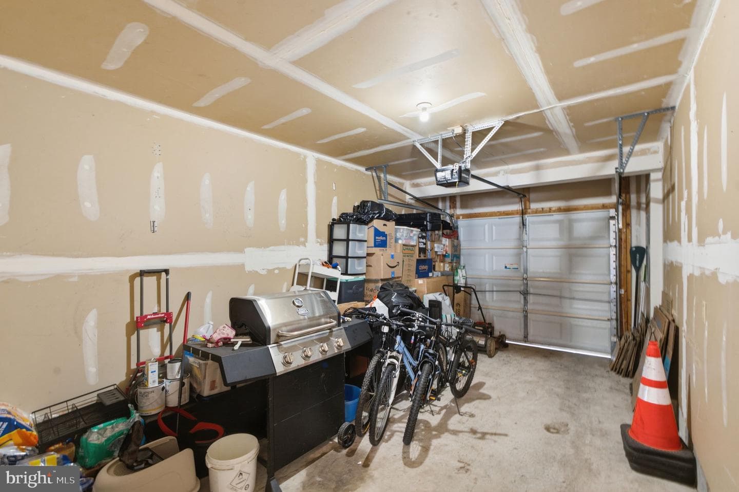 530 Vaughn Avenue photo 34
