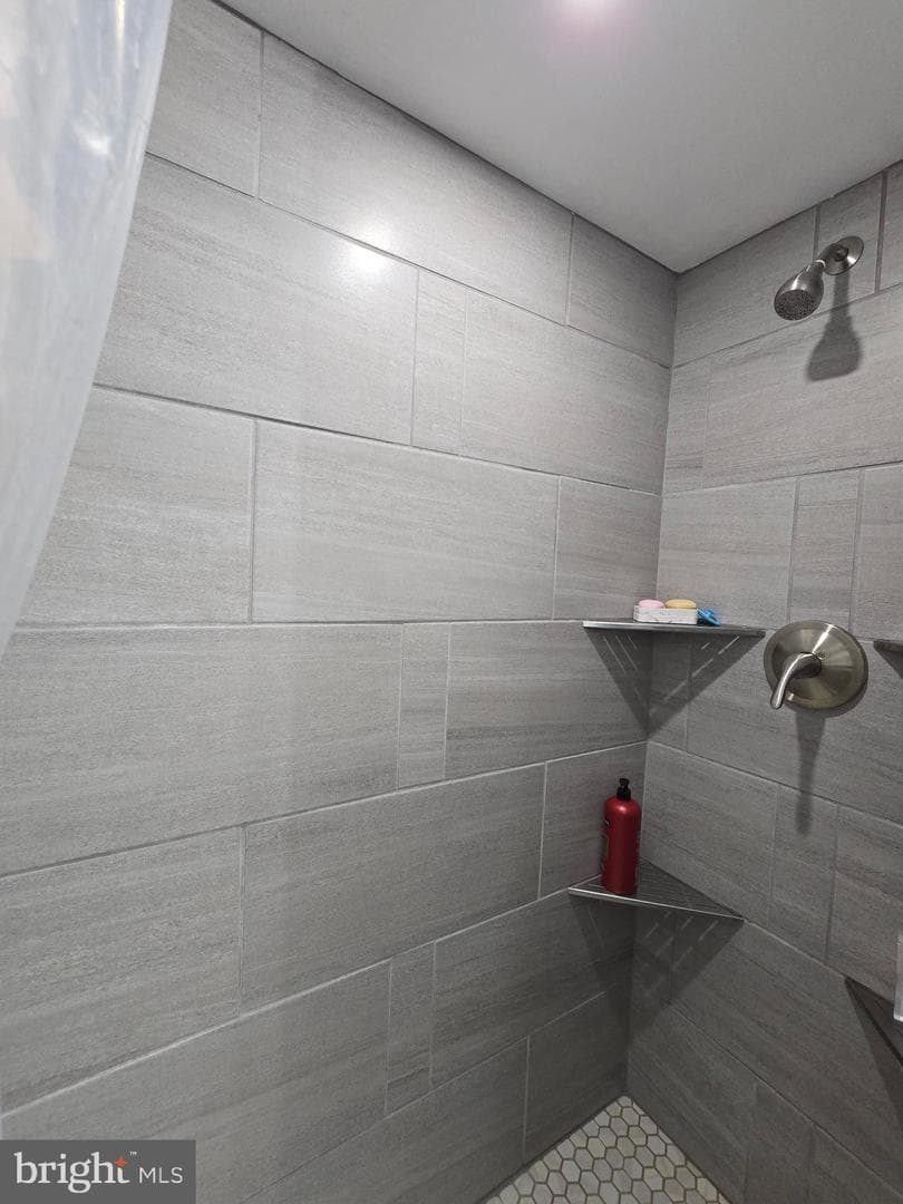 104 Charlotte Avenue photo 33