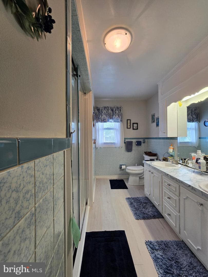 104 Charlotte Avenue photo 38