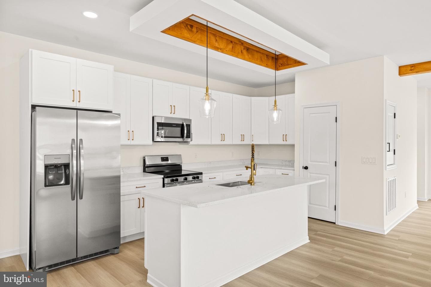 5 Sunrise Ave photo 10