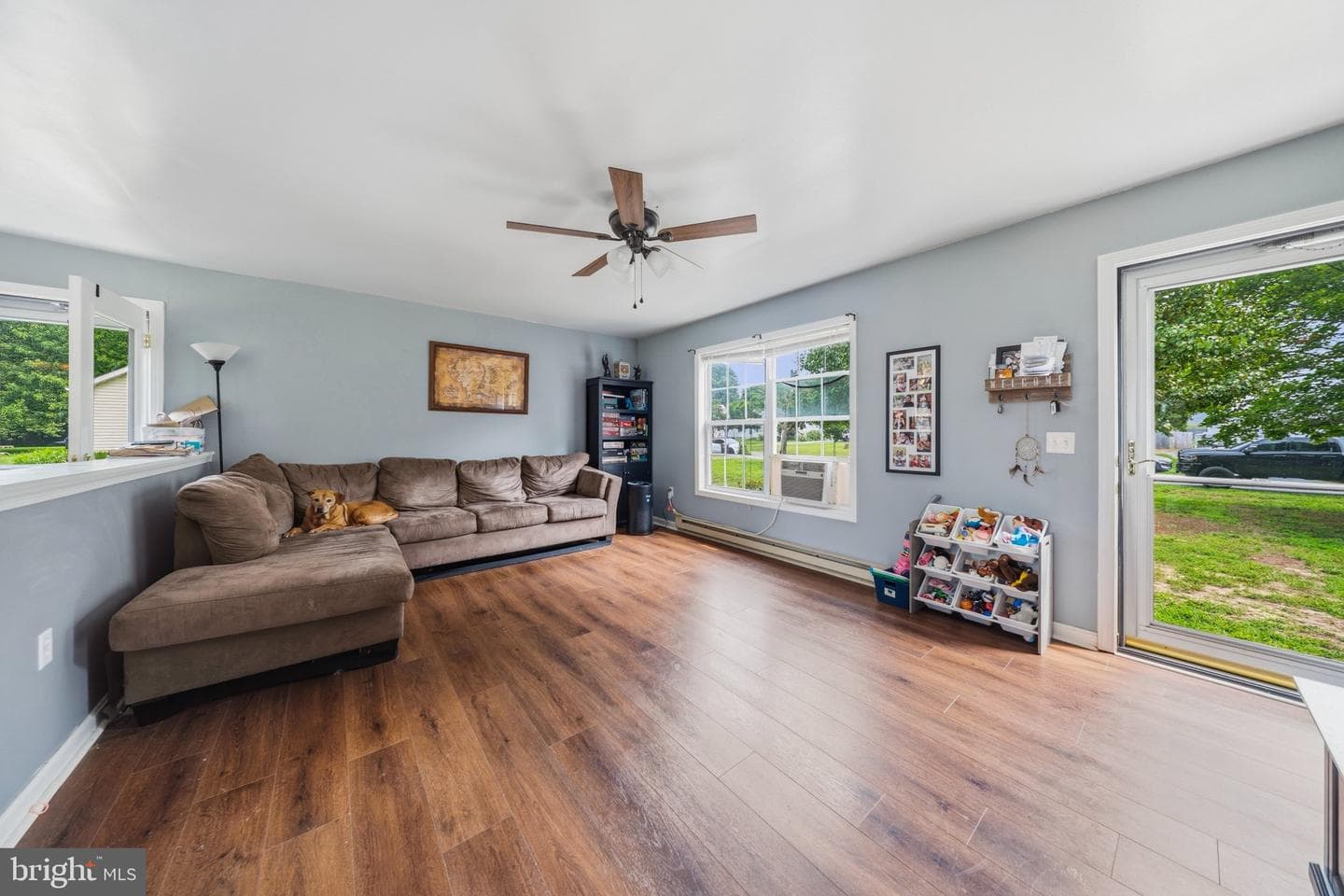 212 Apple Lane photo 4