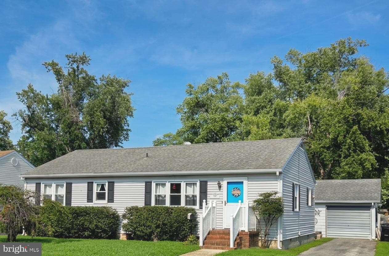 106 University Avenue photo 1