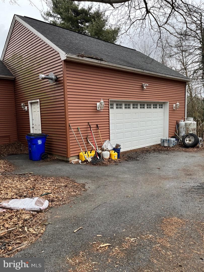 207 Lookout Avenue photo 2
