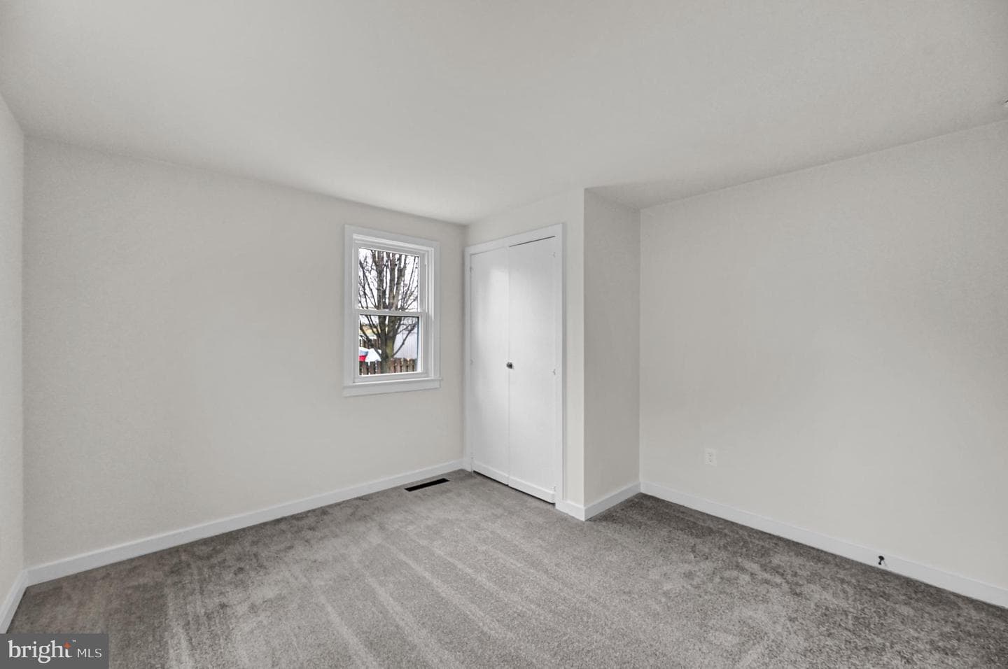 101 E Thomas Street photo 18