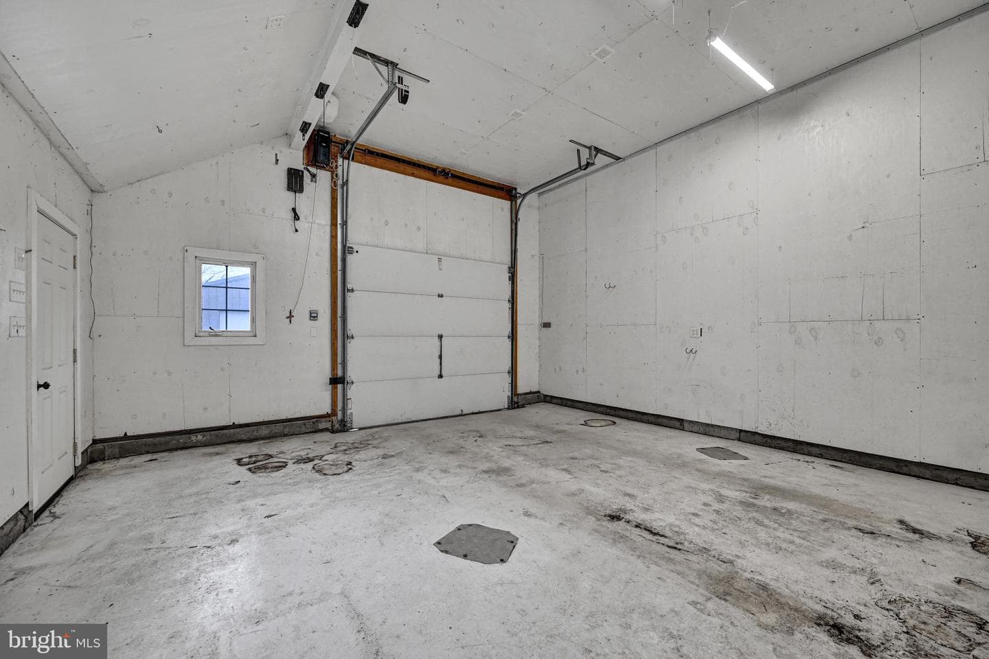 101 E Thomas Street photo 30