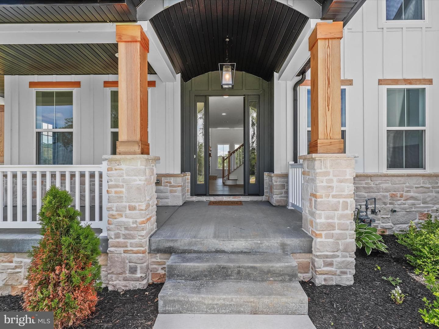 2502 Triumph Drive photo 5