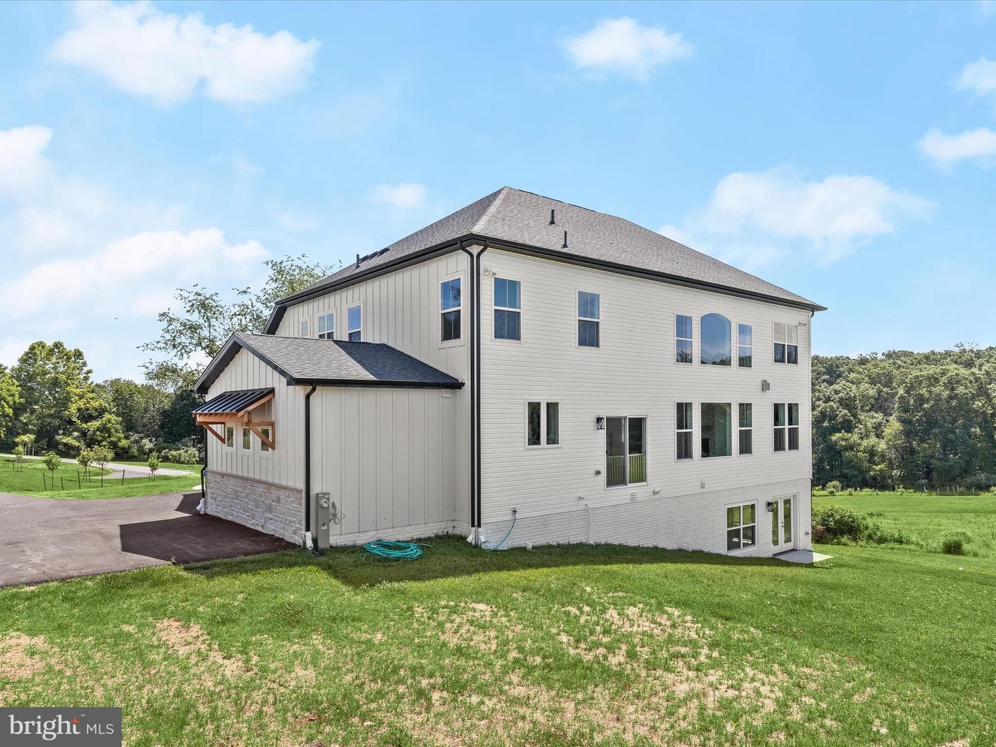 2502 Triumph Drive photo 64