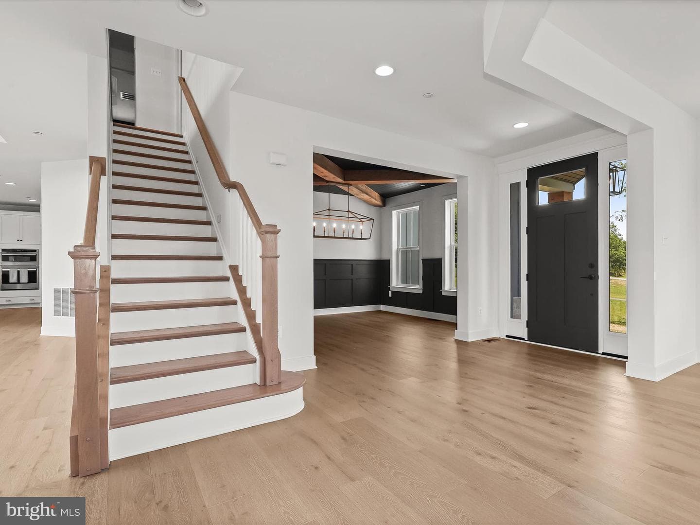 2502 Triumph Drive photo 8
