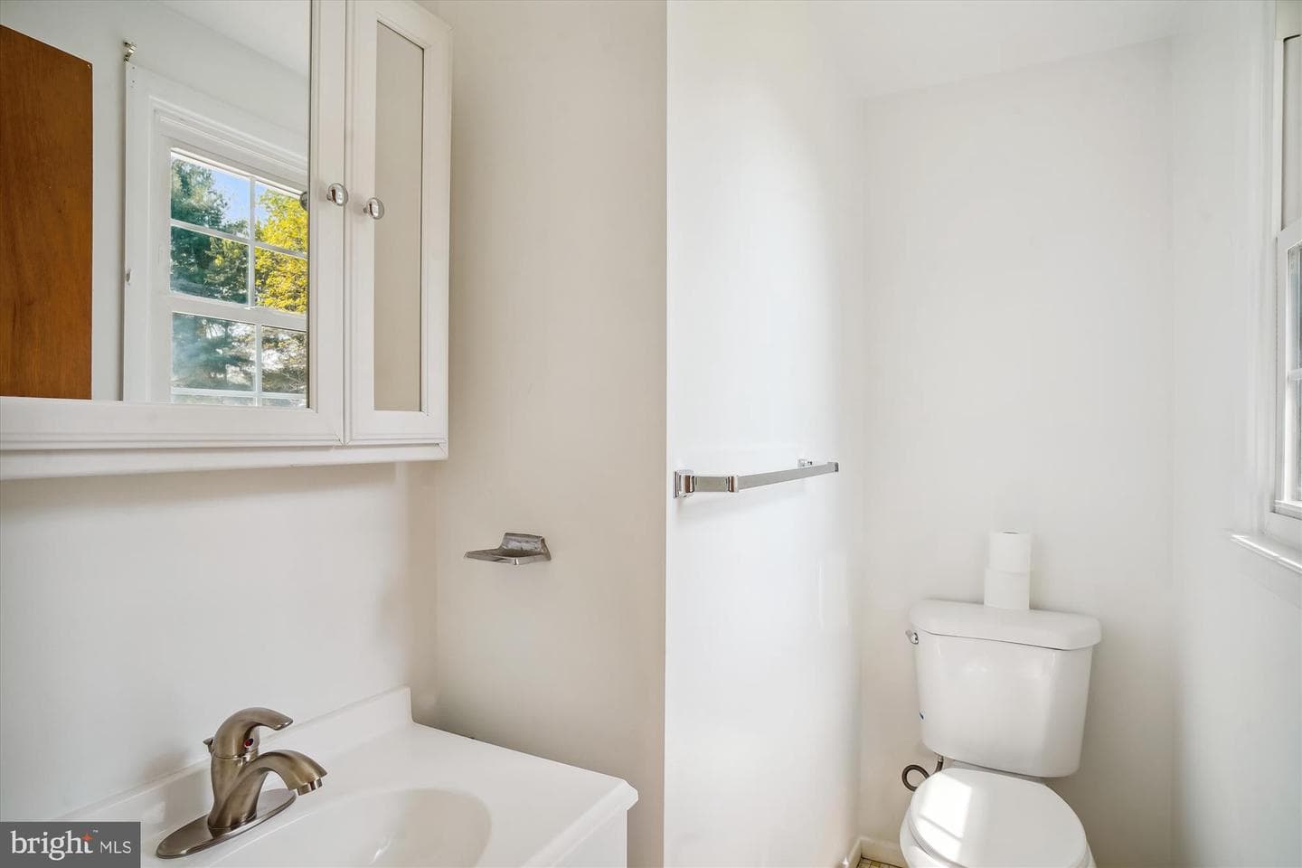 5001 Woodbine Road photo 17