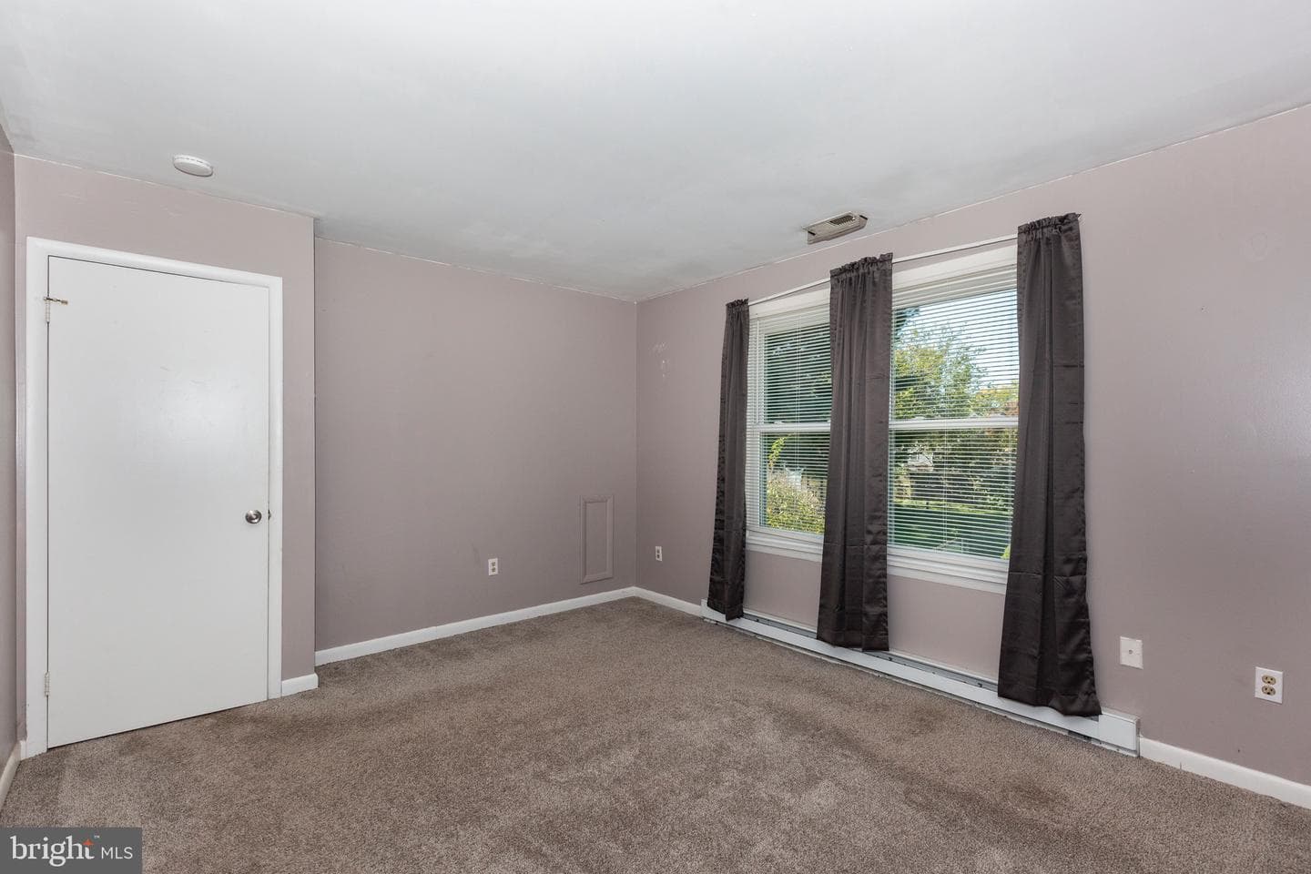 6 Courier Drive photo 11