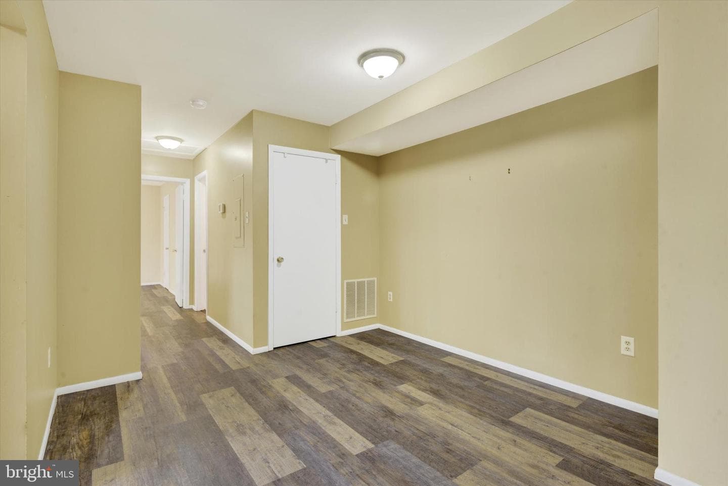 4230 Crystal Court #3c photo 5