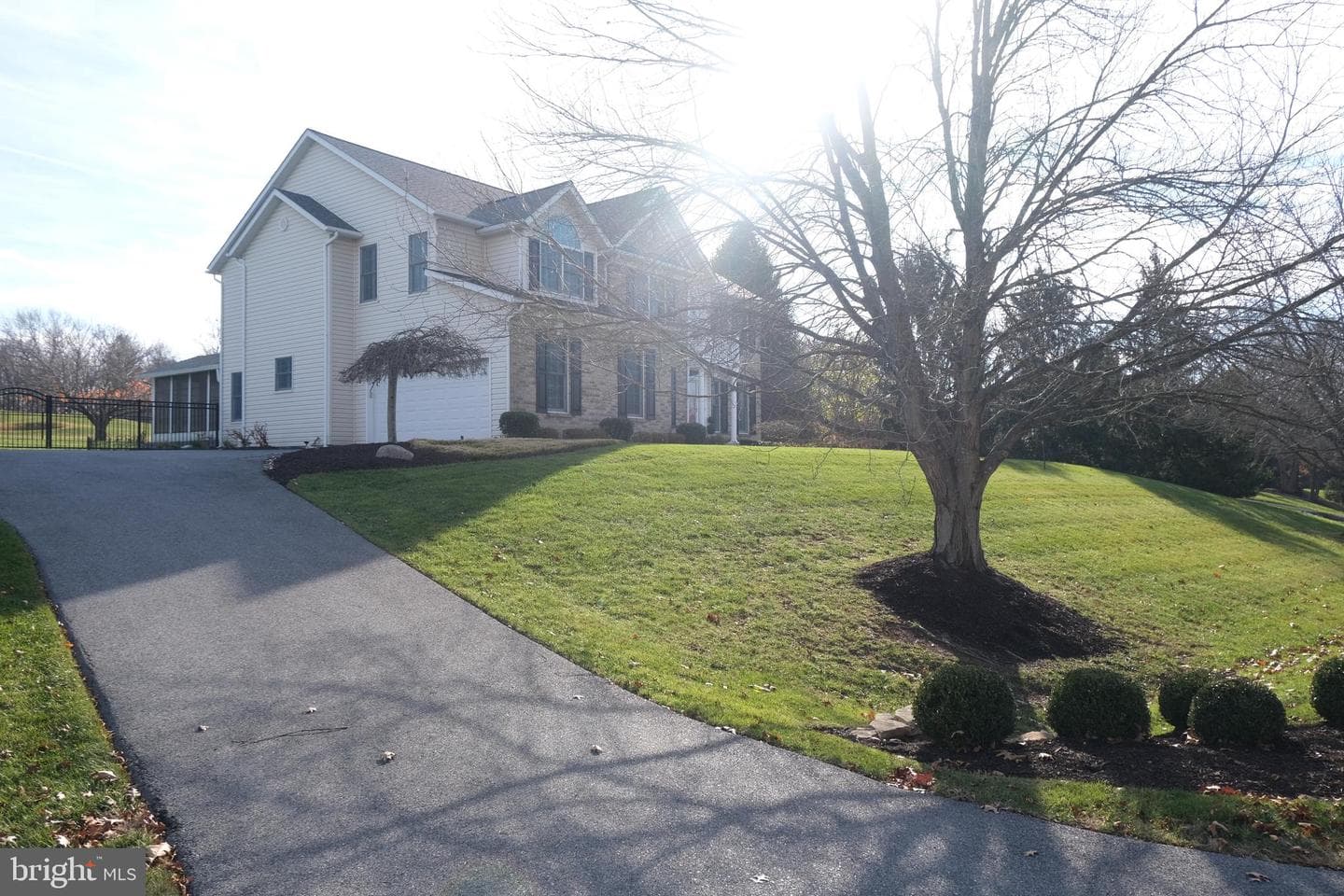 3359 Lawndale Road photo 4