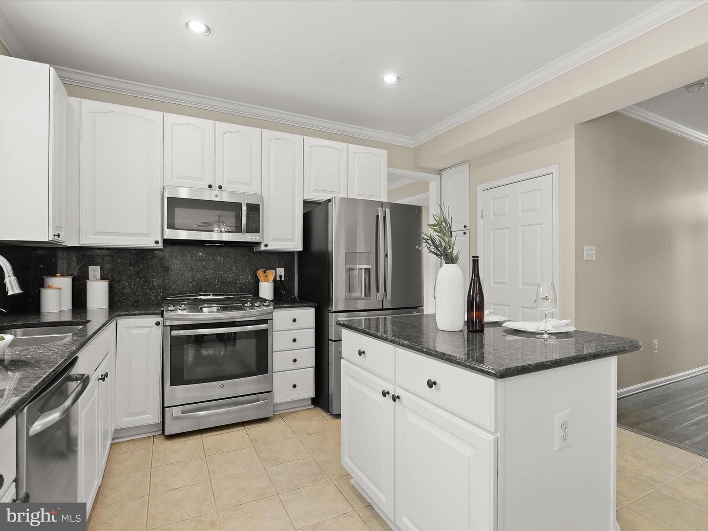 216 Riverview Court photo 20
