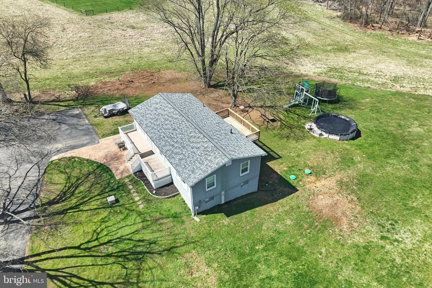 2462 Manchester Road photo 35