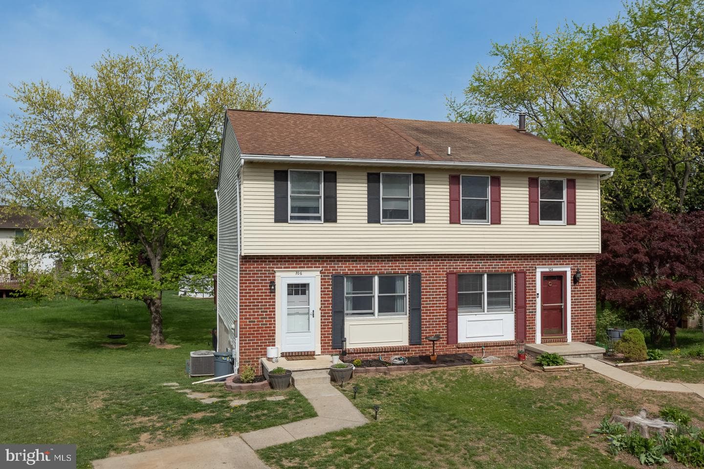 706 Riley Court photo 3
