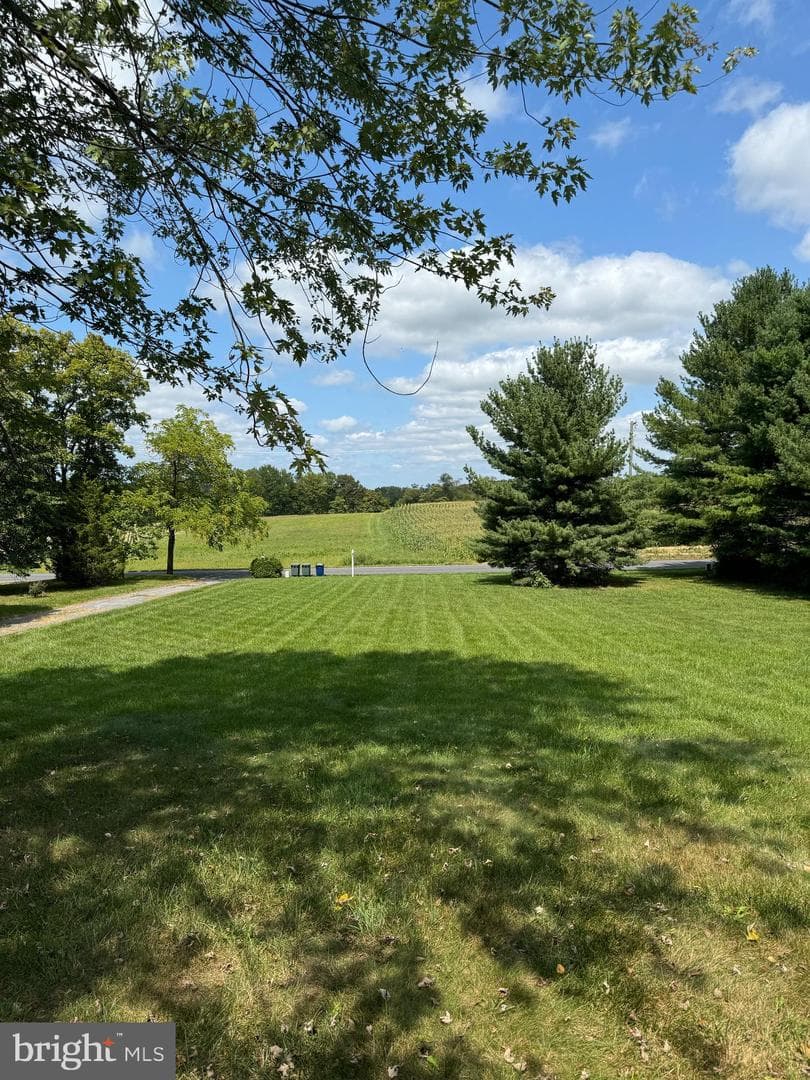 945 Humbert Schoolhouse Road photo 2