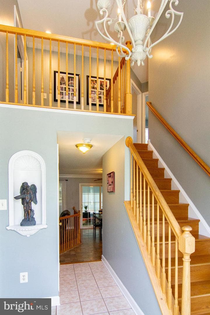 897 Caren Drive photo 2