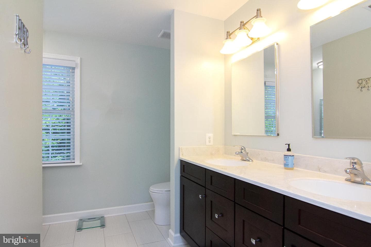 897 Caren Drive photo 26