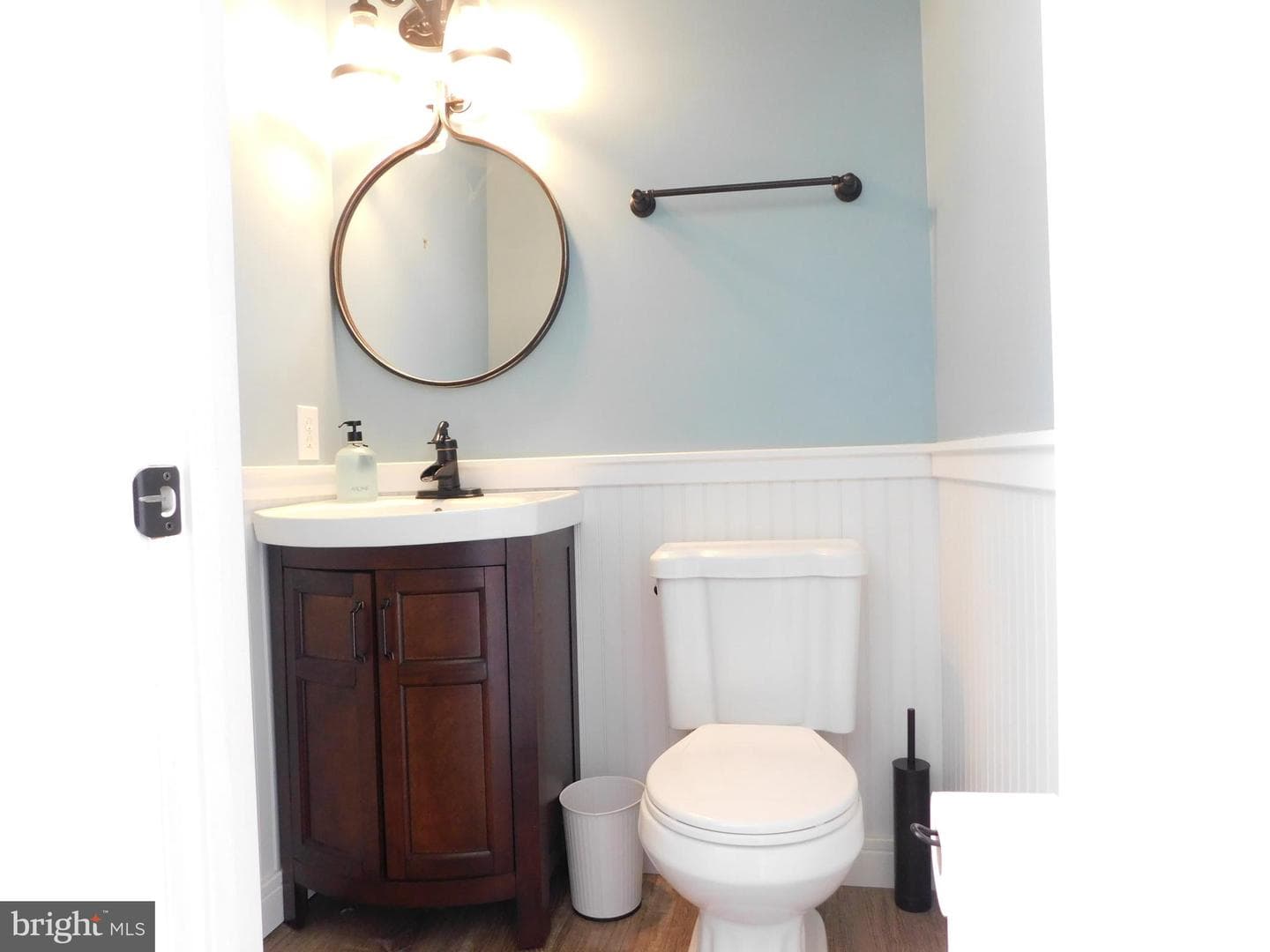 98 Crimson Avenue photo 11