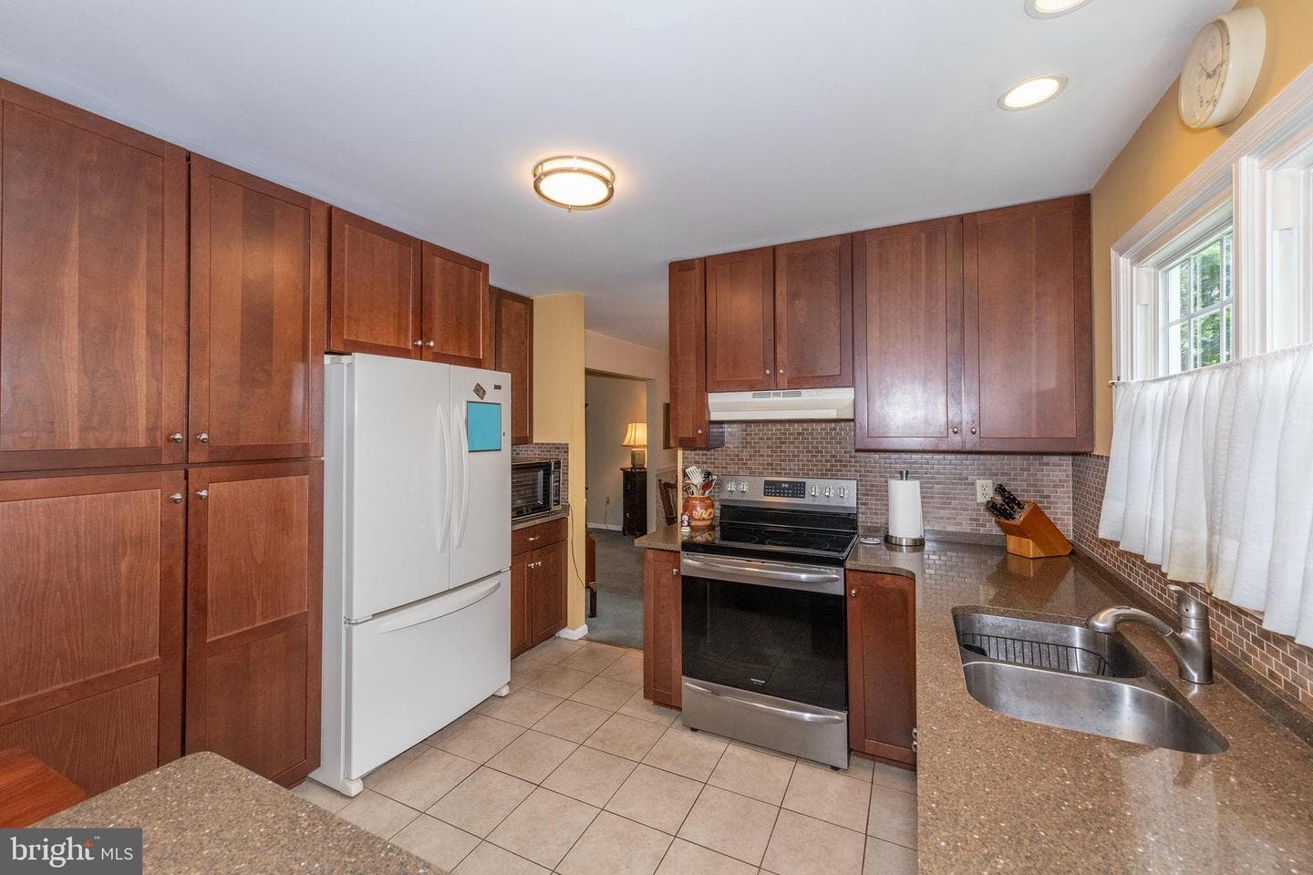 7140 Brangles Road photo 8