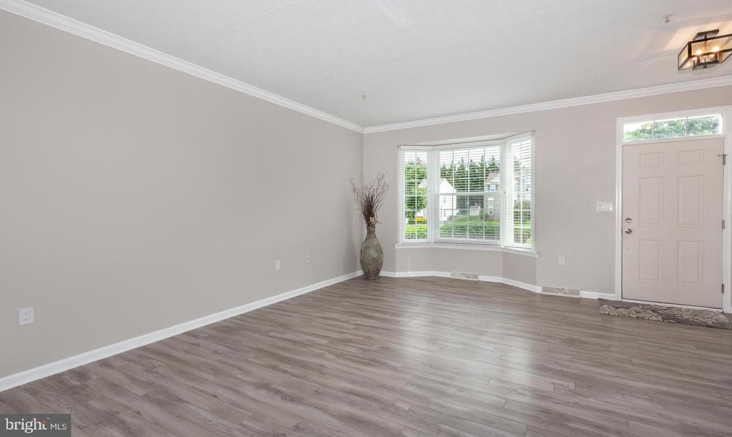 1169 Balsam Circle photo 5