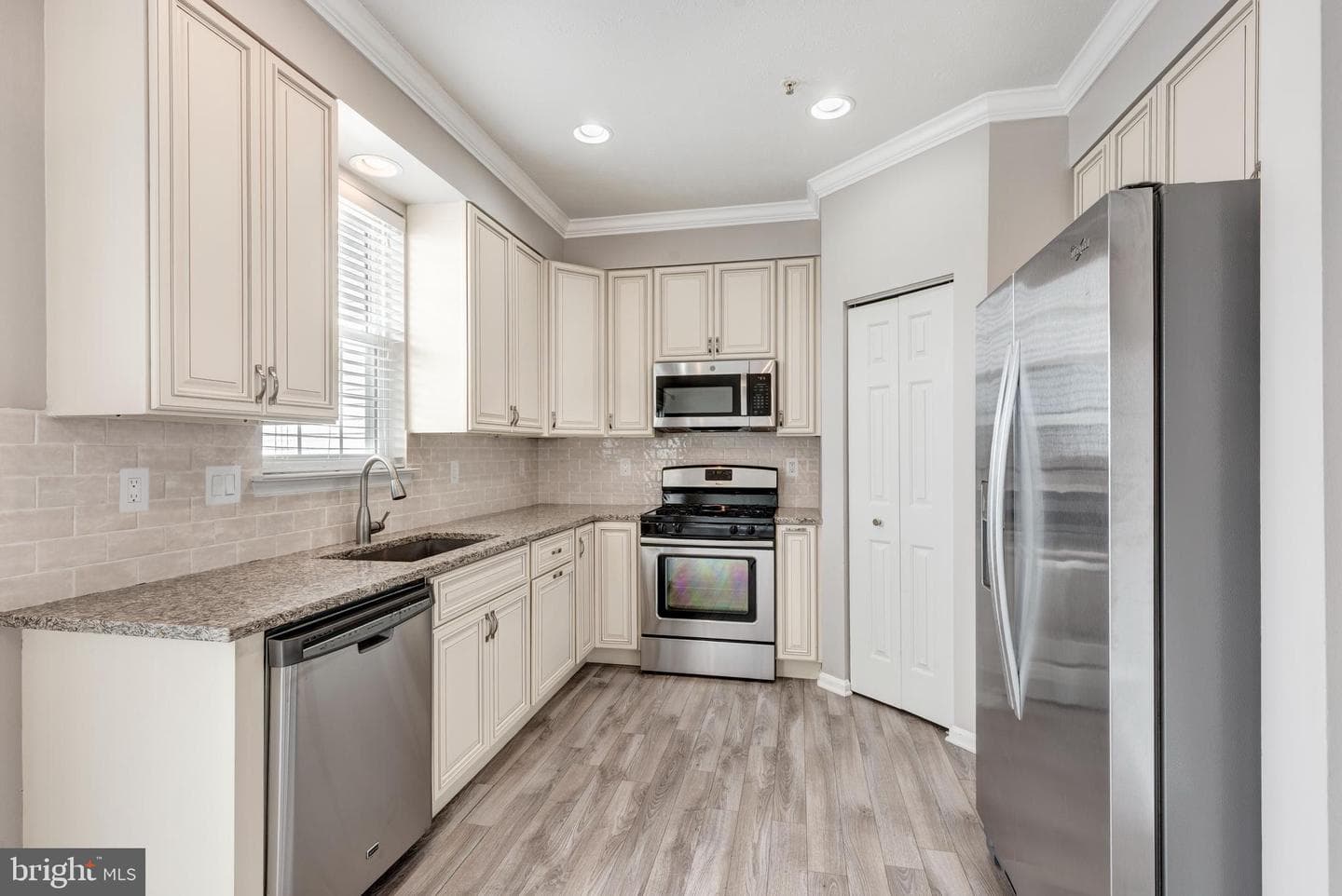 1169 Balsam Circle photo 9